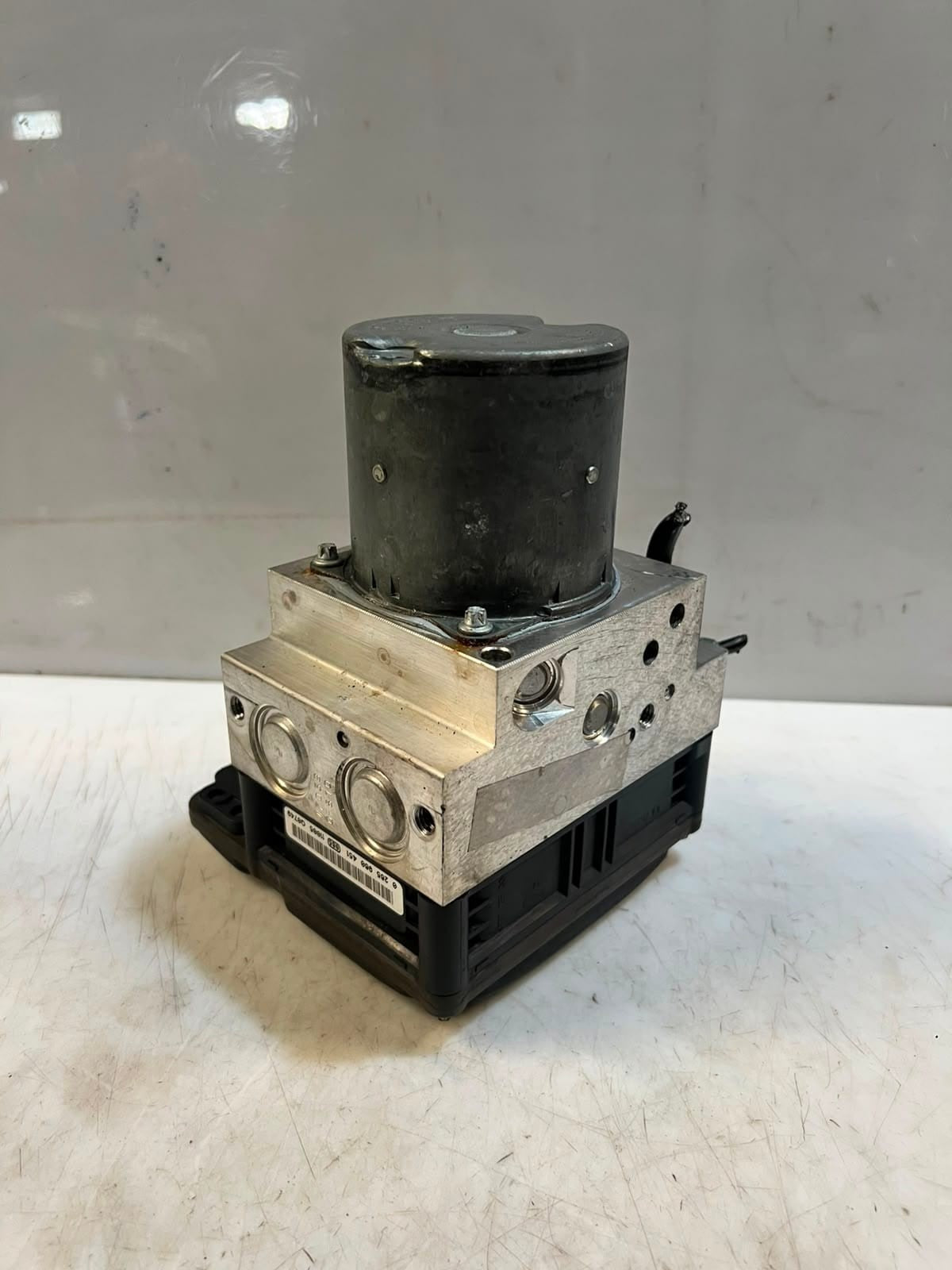 2010-2016 BMW 7' F01 F02 F03 F04 740i ABS/DSC Hydraulic Pump Module 6850070