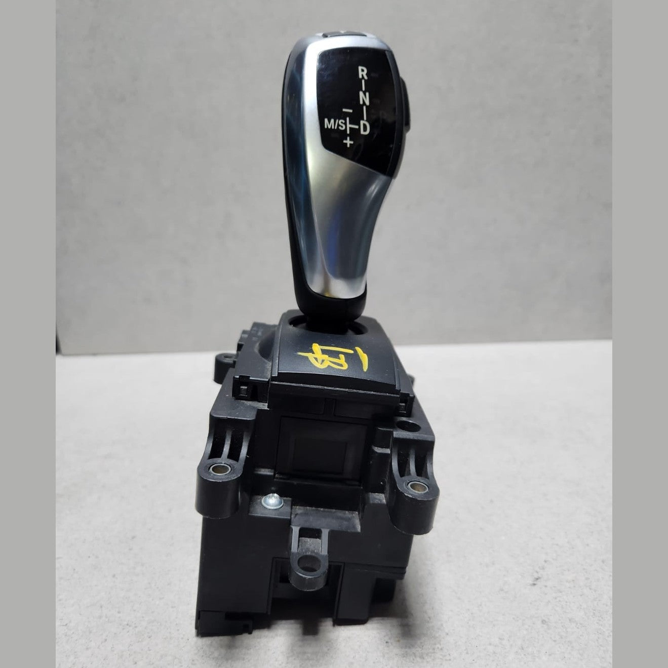 2010-2011 BMW X3 Automatic Gear Selector 9239506  X3 F25 and 5 Ser F10 F11 RHD