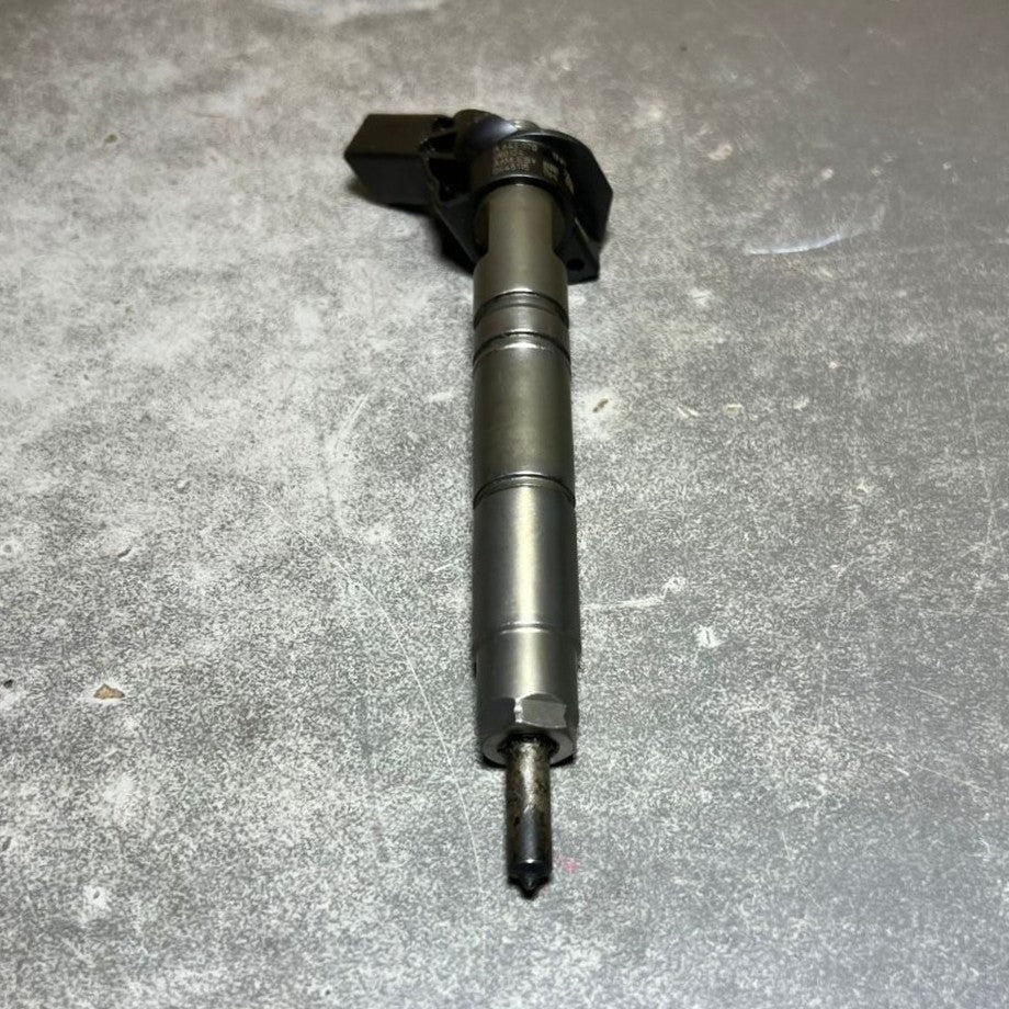 Genuine Mercedes W164 W211 Fuel Injector Sprinter OM642 A642 0701387 Oem Diesel