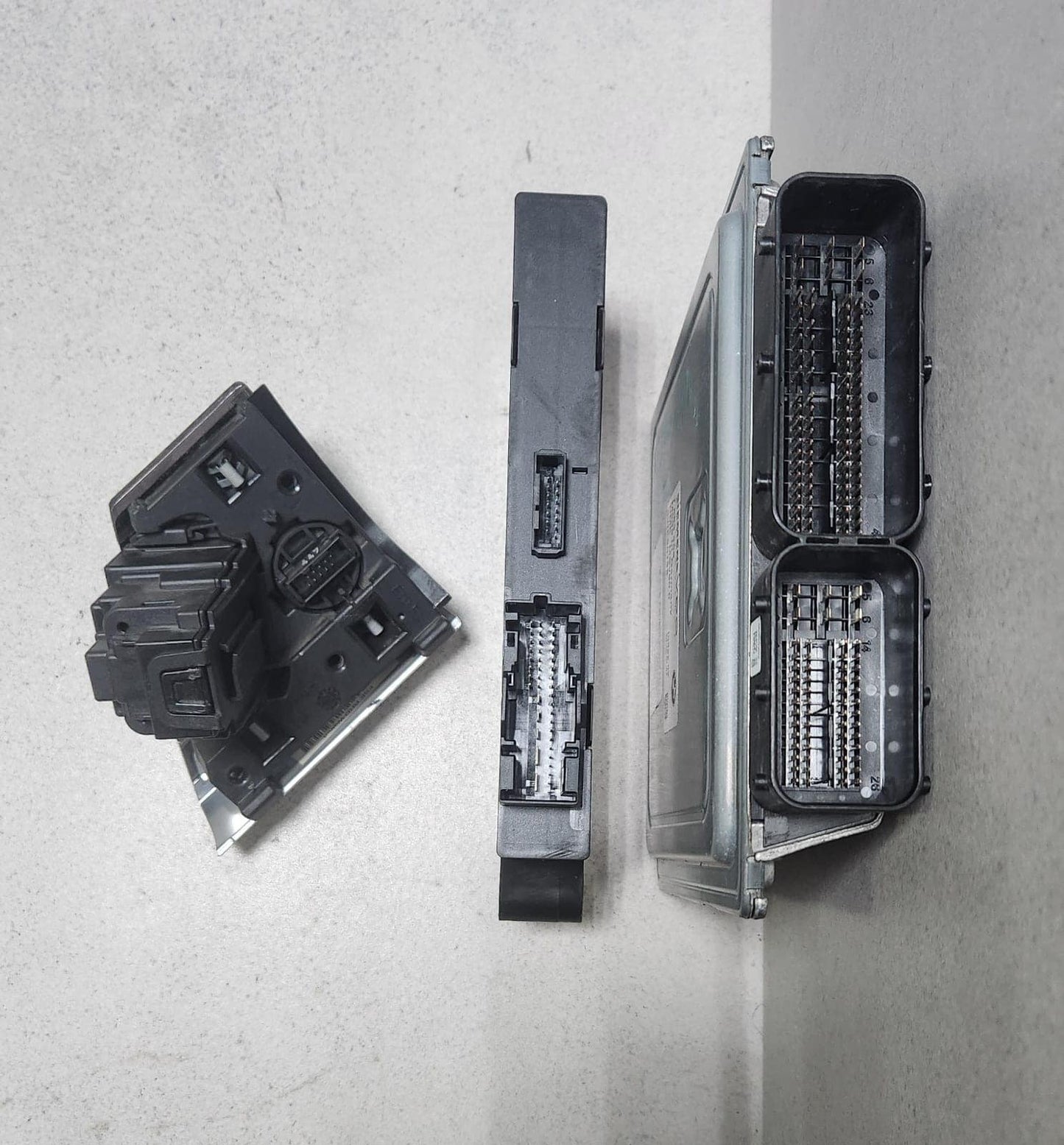 2007-2010 BMW X5 X5 and 7 Series N52 Engine Control Module 7583468 OEM