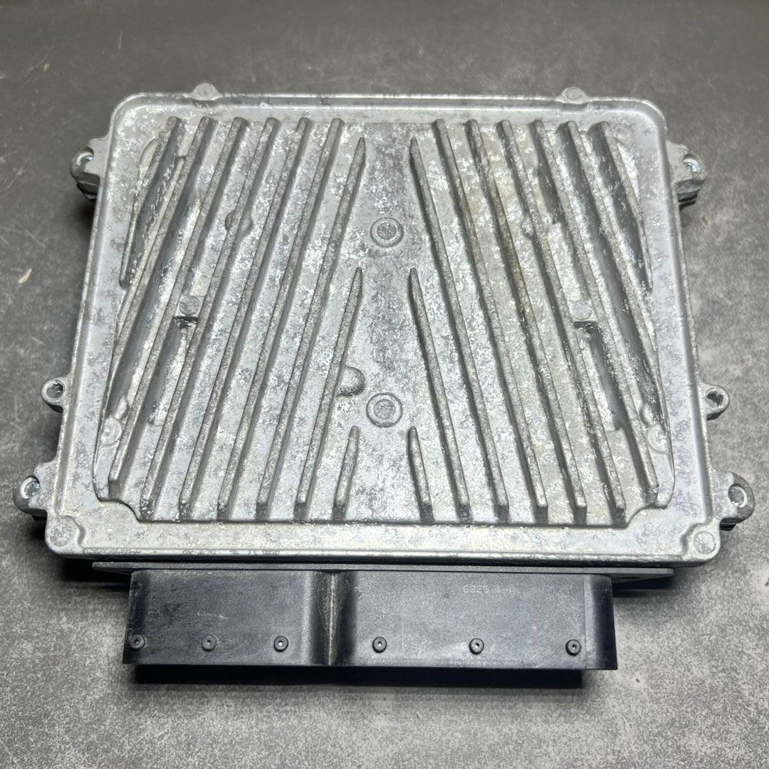 01-09 Mercedes W211 E-Class Engine Control Module Unit ECM ECU A272 1535479 OEM