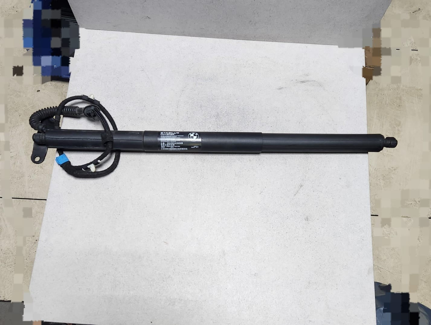 2011-2017 BMW X3 Tailgate Lift Cylinder 7232004 X3 18i, 20i, 28i, and 35i