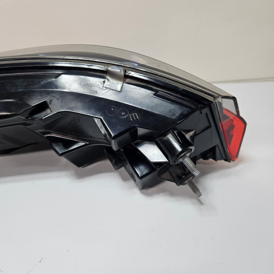2020 BMW  4 Series G22, G23, G26, G82 Rear Light In The Side Panel 7477604