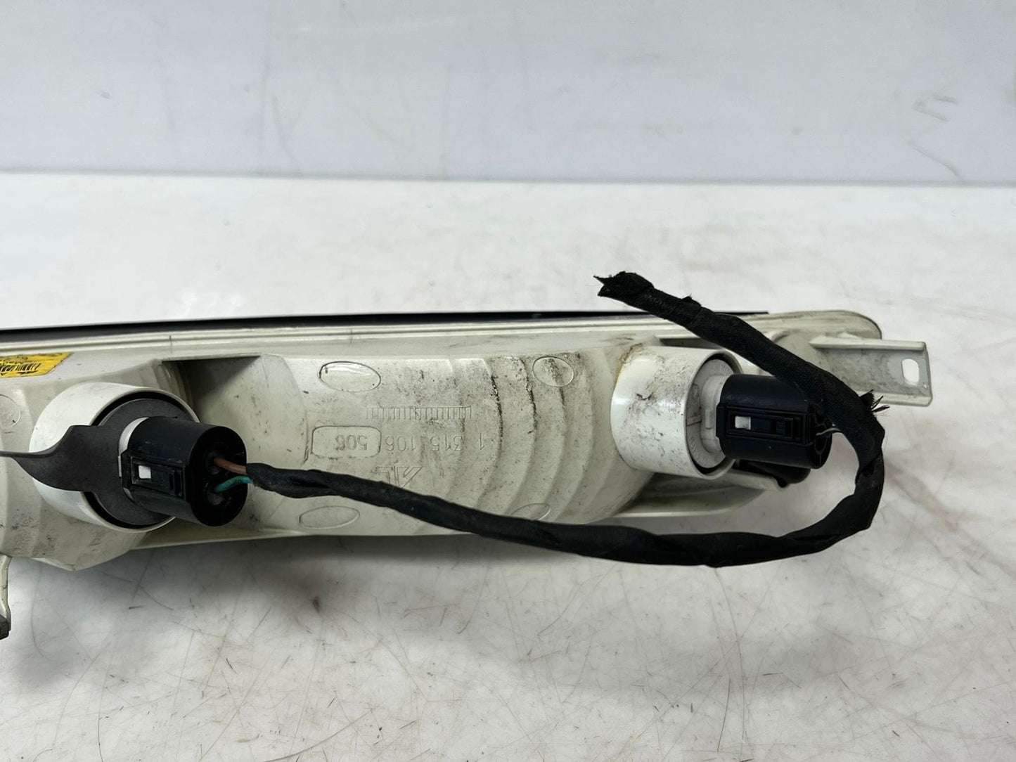2007 BMW 650i 6 Series E63 Front Left Turn Indicator LIGHT 7165805 OEM