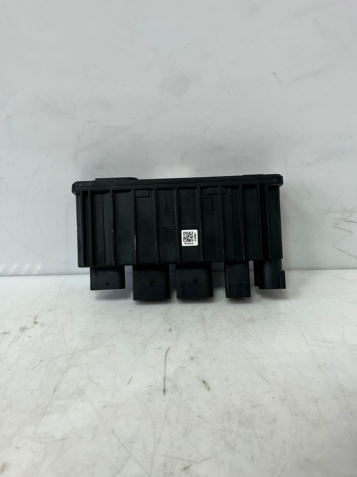 BMW X2 2 Series F39 F46 Power Distribution Unit 8581253 OEM