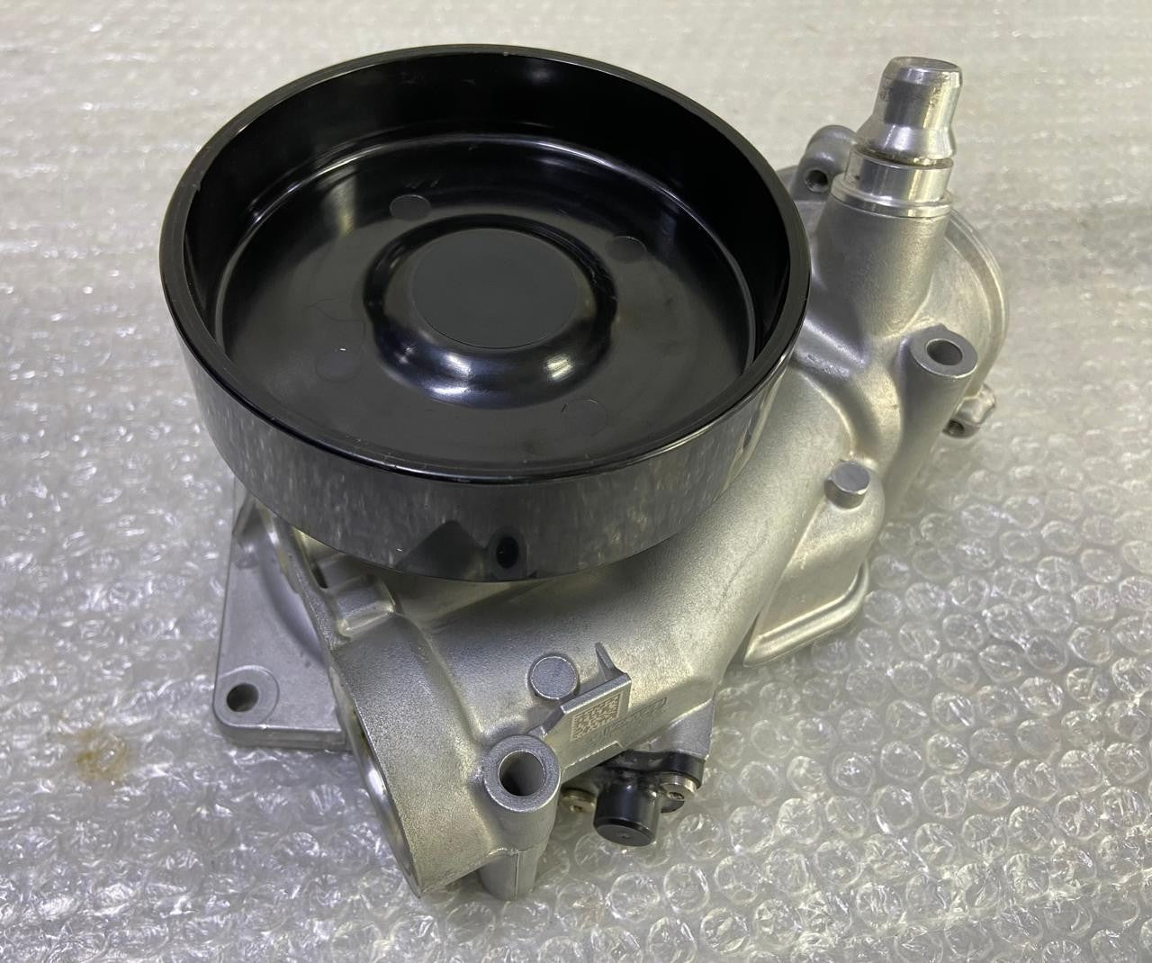 OEM BMW G30 M550d xDrive G11 G12 G05 G06 G07 Coolant Water Pump 7645961