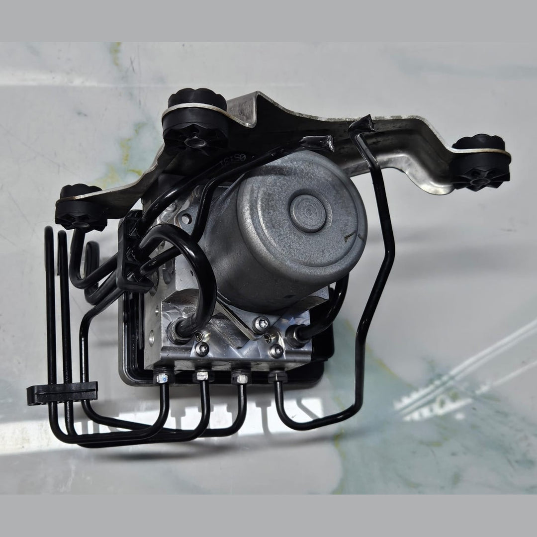 2016-2019 BMW G11 G12 7 Series, G30 5 Series, G01 X3 Abs Pump Module 6880538 OEM