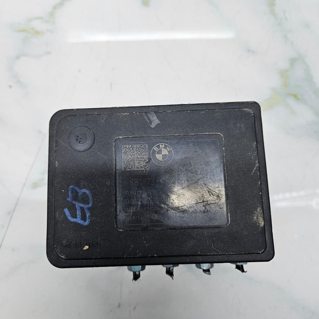 2018 BMW 320i F30 F31 F32 ABS Pump Control Module 6881172 OEM