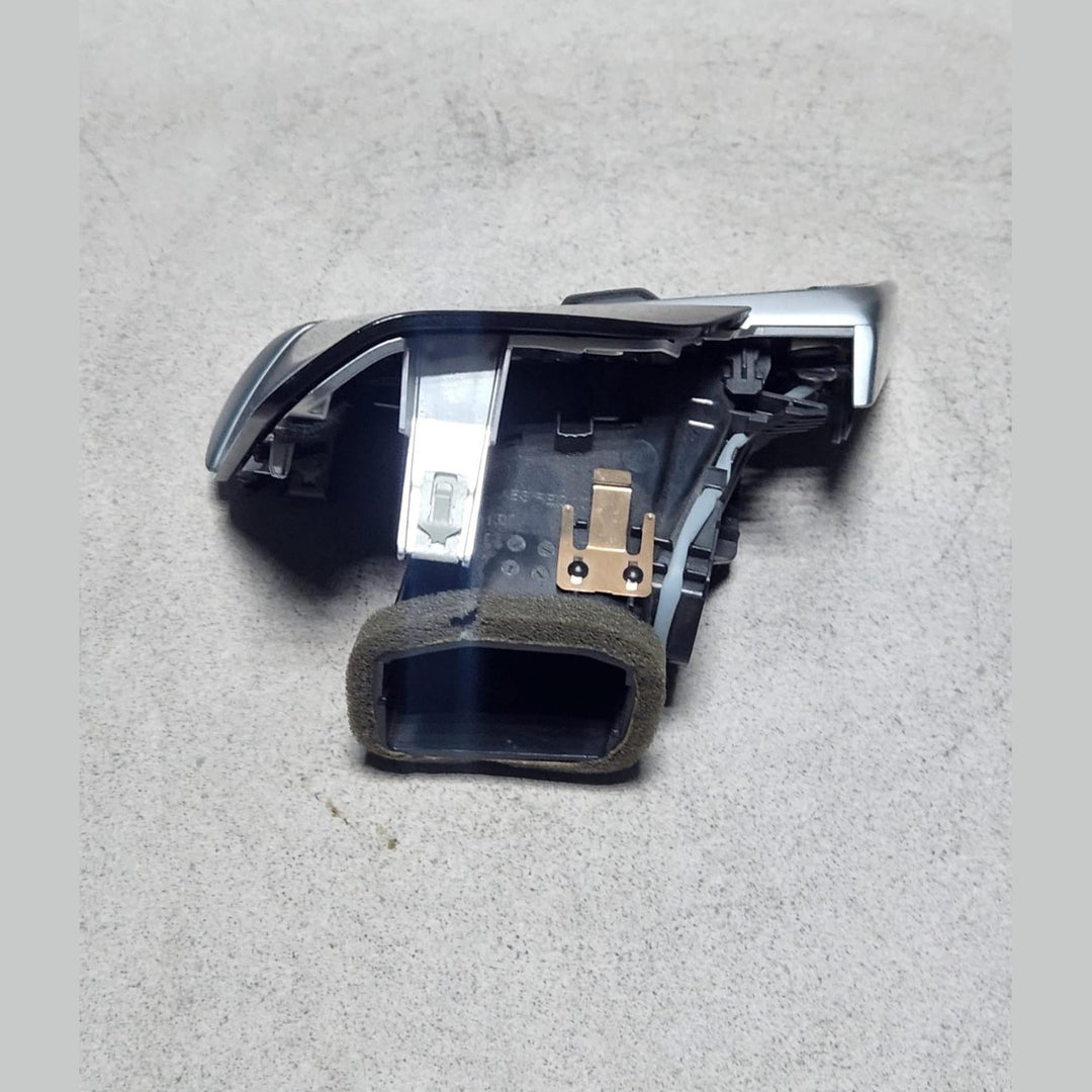 2020 BMW M4 Dashboard Air Vent Grill 6848617 3 Series G20 4 Series G22 G23 G24 