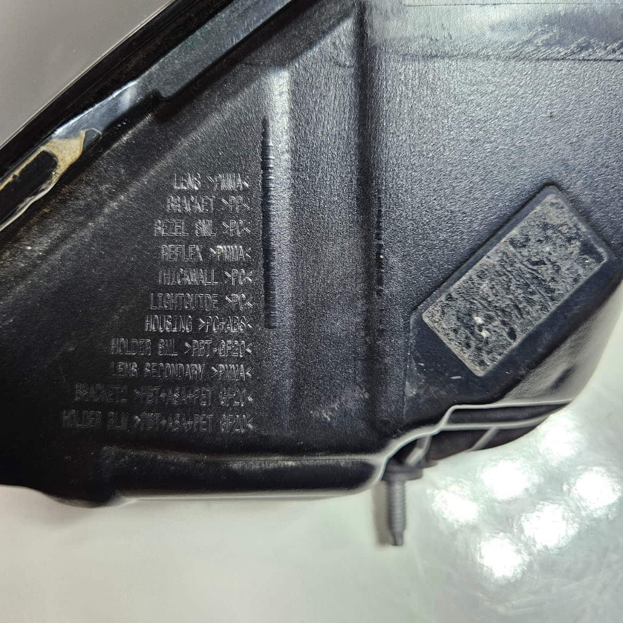 9879753-2023 BMW XM G09 Taillight Rear Left OEM