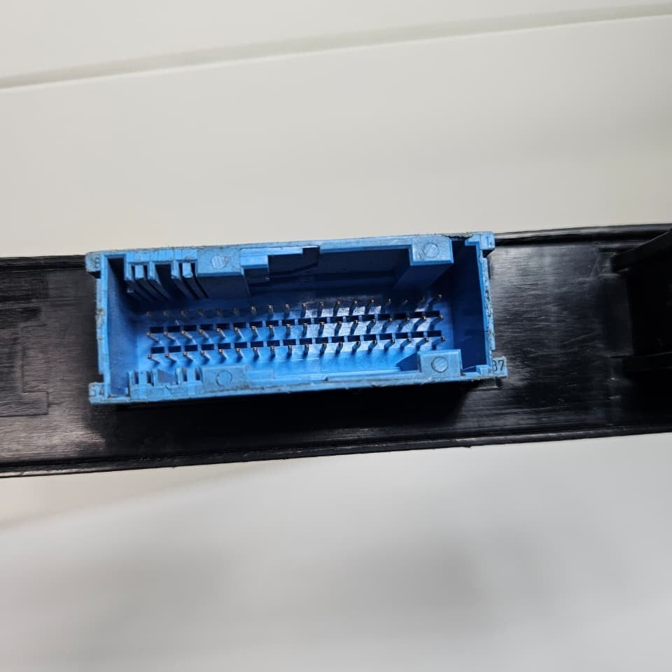 BMW 1 3 SERIES E87 E90 E91 BODY CONTROL MODULE ELECTRONIC JUNCTION BOX 9160189