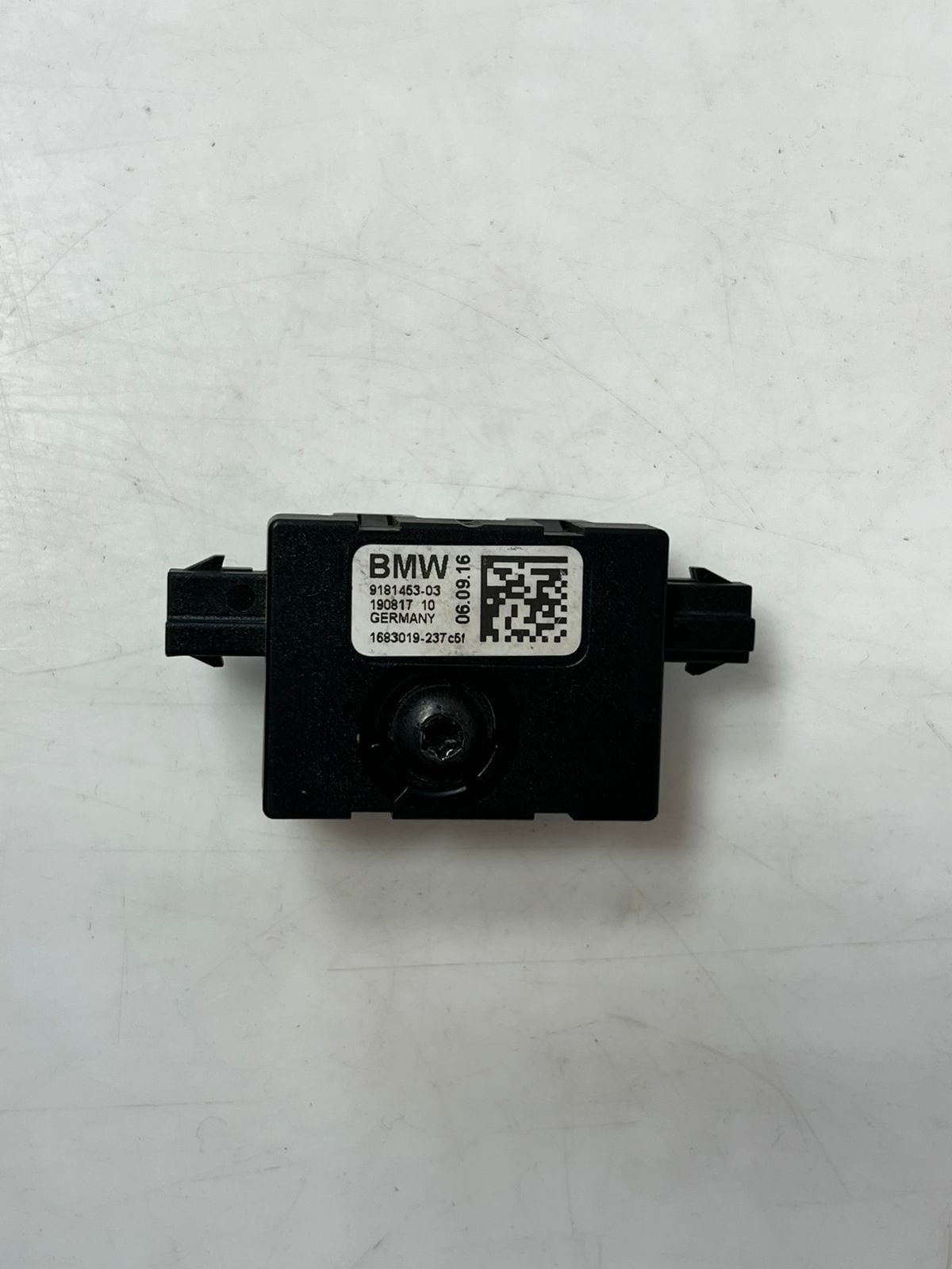 2017-2019 BMW X3 F25 DIVERSITY ANTENNA CONTROL MODULE 9181453