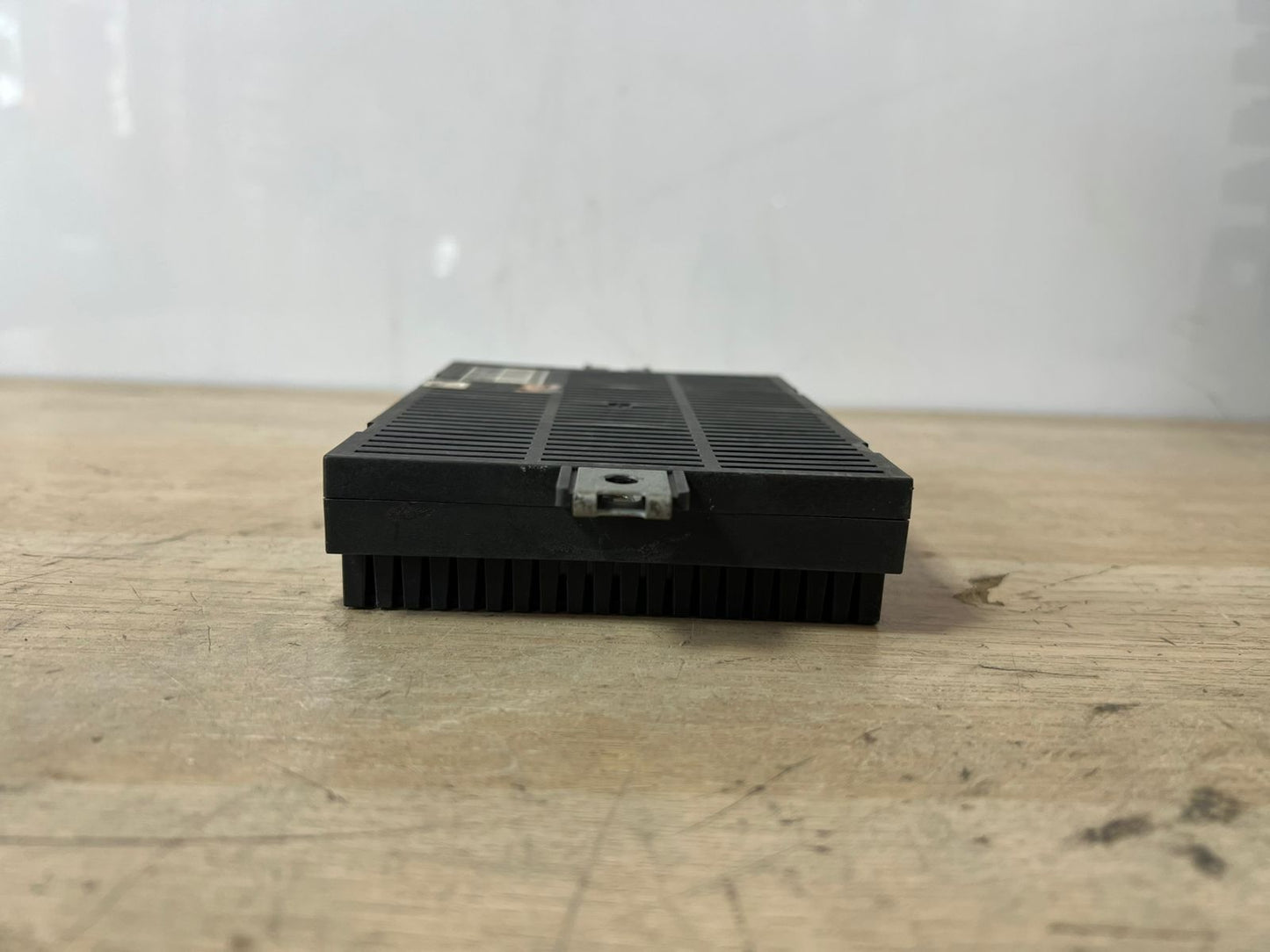 2002 BMW 745i Xenon Light Control Module 6948576 5 Series E60 and 7 Series E65 v