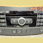 Bild in die Galerieansicht laden, 2012–2014 Mercedes-Benz W212 E-Class Head Unit CD Player A212 9008300 OEM
