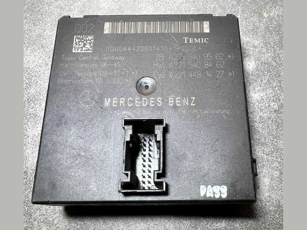 2010-2012 Mercedes-Benz W221 S-Class Gateway Control Module A221 5409562 OEM