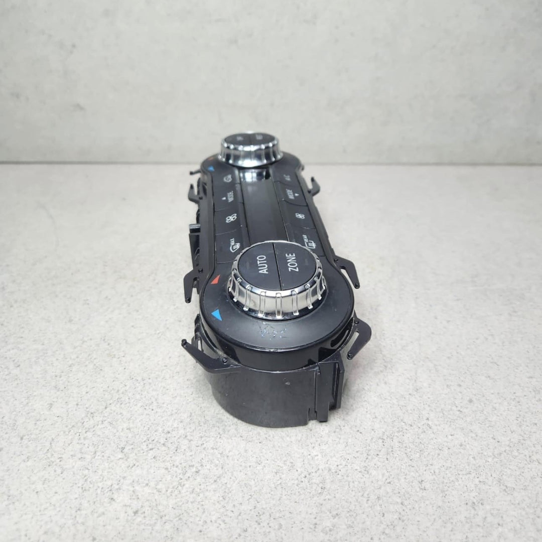 Mercedes-Benz A-Class W176 CLA GLA Climate Control Unit A2469008415 OEM