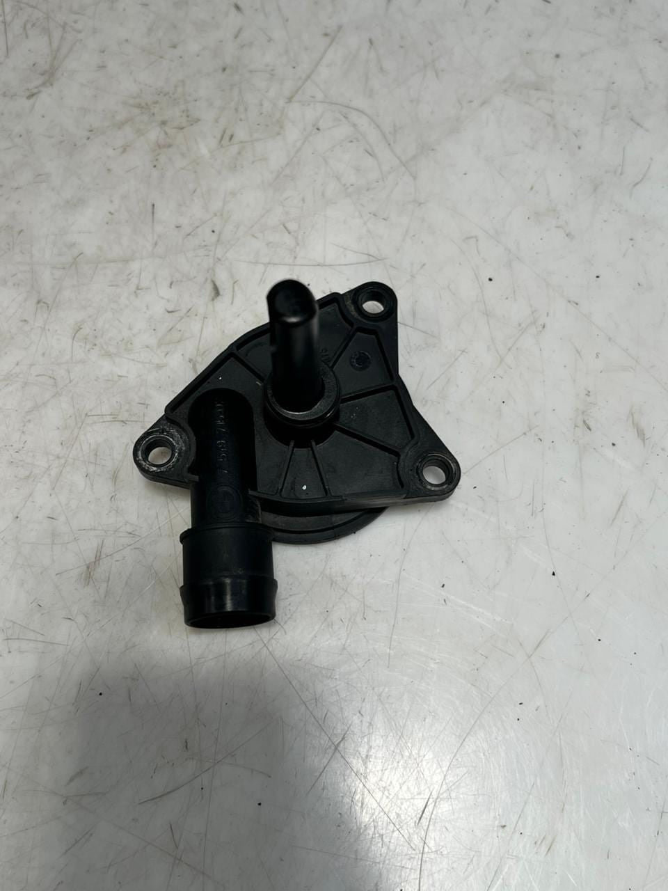 2003-2007 BMW 760Li E65 E66 E67 ENGINE Crankcase Vent Valve PVC 7549715 OEM