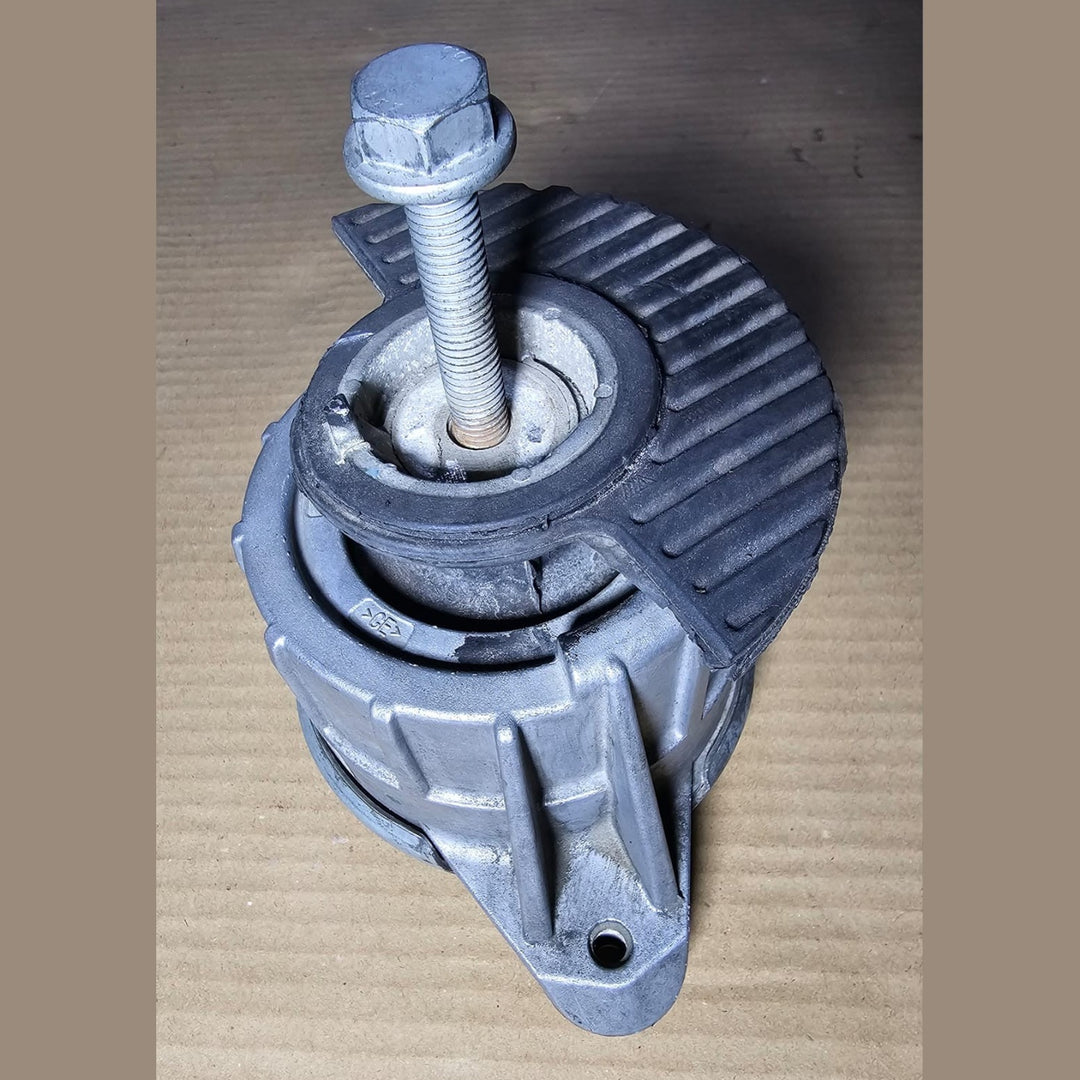 2008-2012 Mercedes-Benz W204 C-Class Front Left Side Engine Mount A204 2404317