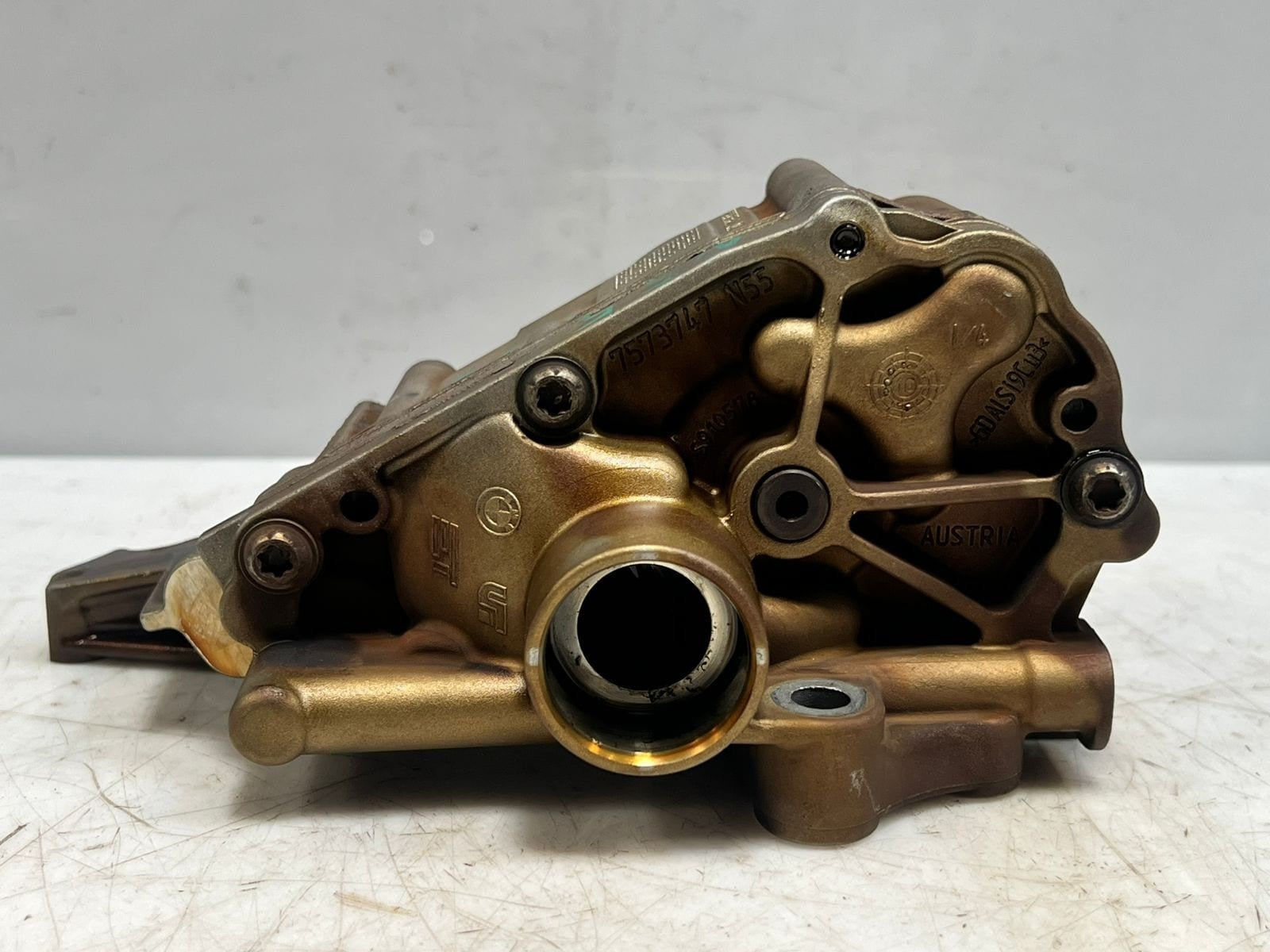2008-2012 BMW 135i 335i 535i X3 X5 X6 N55B30A 3.0P Engine Oil Pump 7573747 OEM