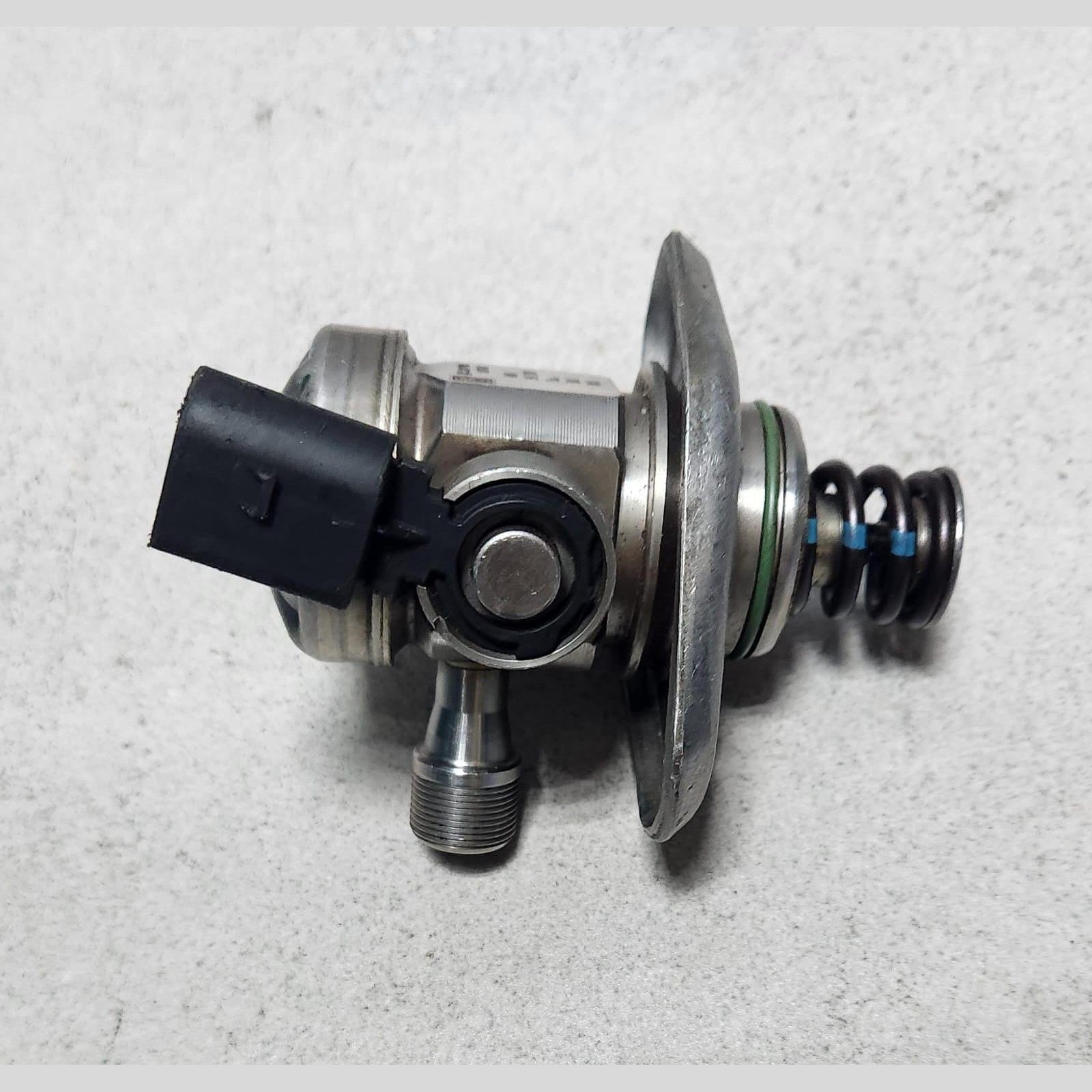 2018 Mercedes-Benz A200 High Pressure Fuel Pump A2820700001  