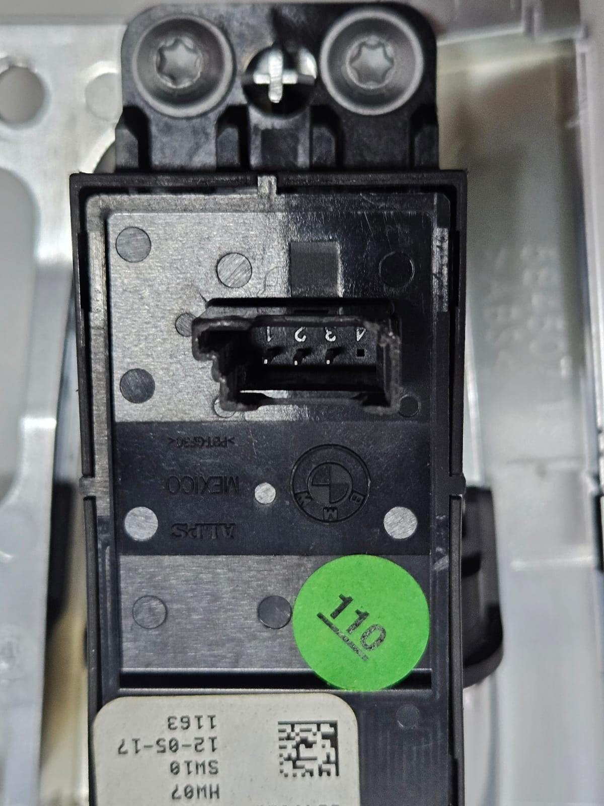 6847013-2017-2018 BMW M760Li xDrive G11 G12 Parking Brake Switch OEM