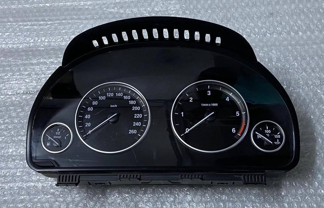 OEM BMW F10 2014 DIESEL SPEEDOMETER / INSTRUMENT PANEL CLUSTER 9348714
