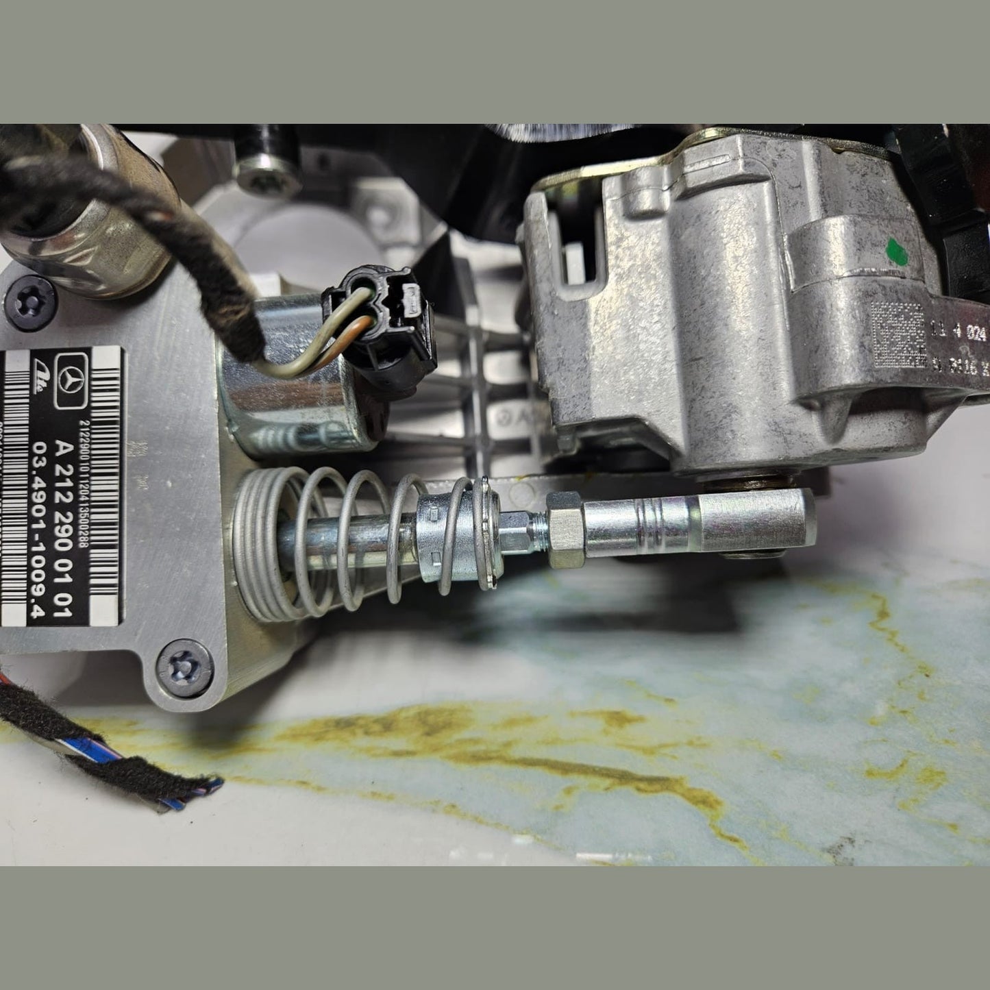10-15 Mercedes-Benz W212 E-Class Hybrid Brake Pedal Assembly A212 2900301 OEM
