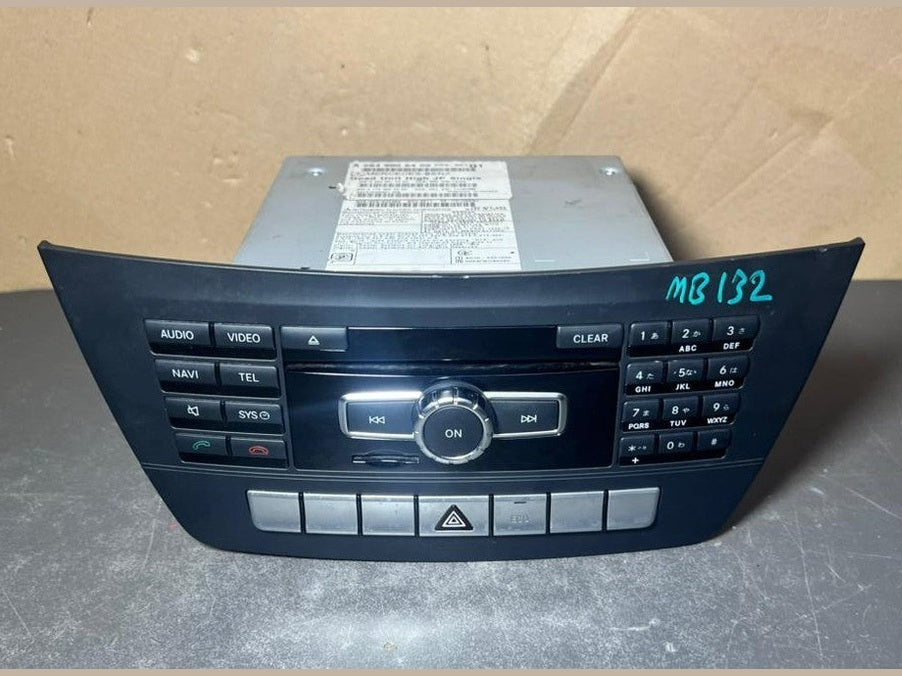 Mercedes W204 Navigation Command Radio Audio Head Unit CD Player A204 9006409