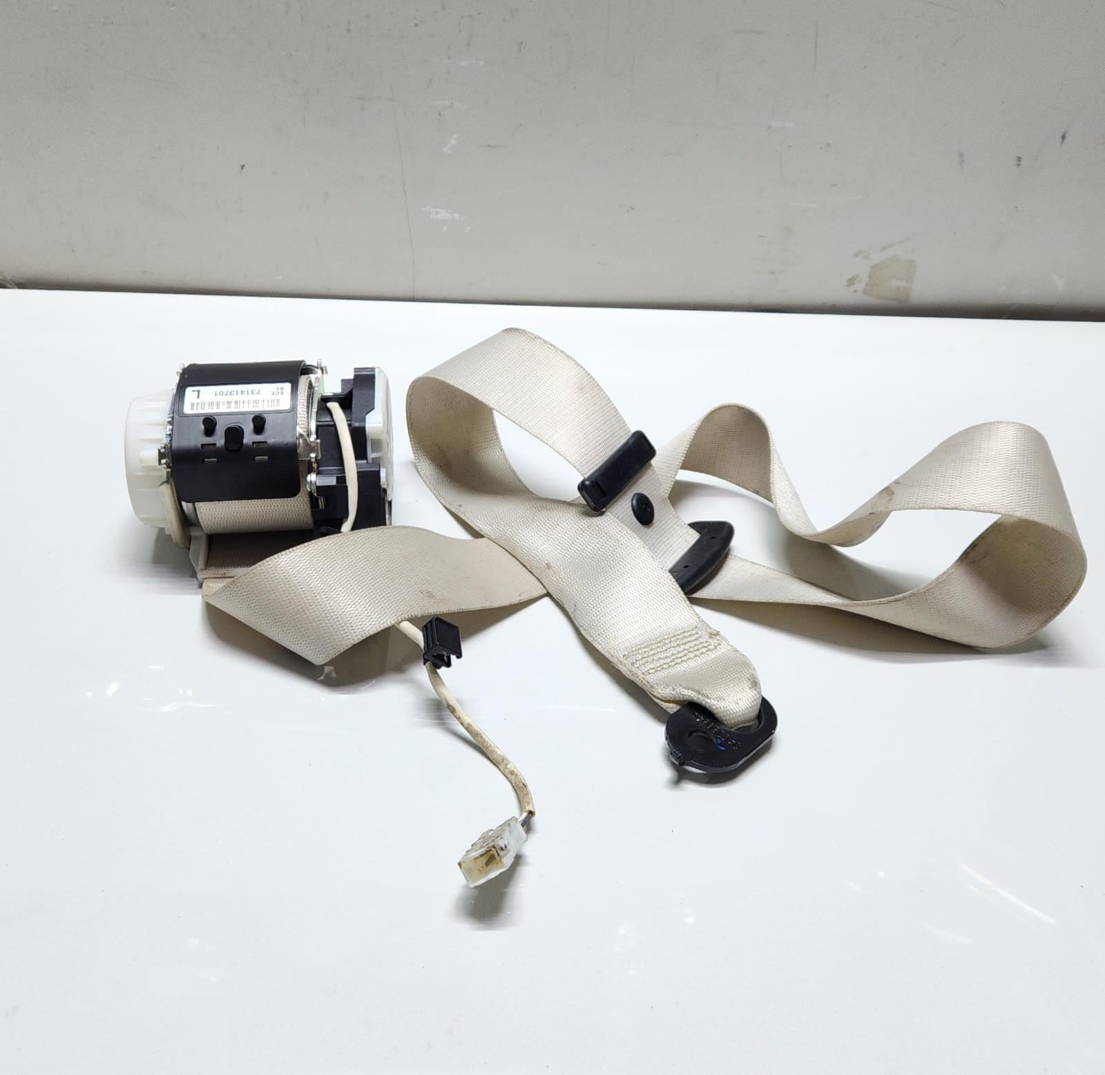 2012 BMW 650i Seat Belt Front Left Upper 7314137 F12 and F13 6 Series OEM