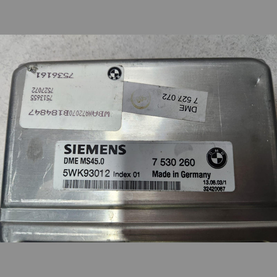 2001-2010 BMW 525i Engine Control Unit 7530260 E65 730 M54 