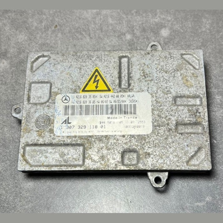 Mercedes Benz W221 Xenon Light Headlight Control Module Unit A216 8203585 OEM