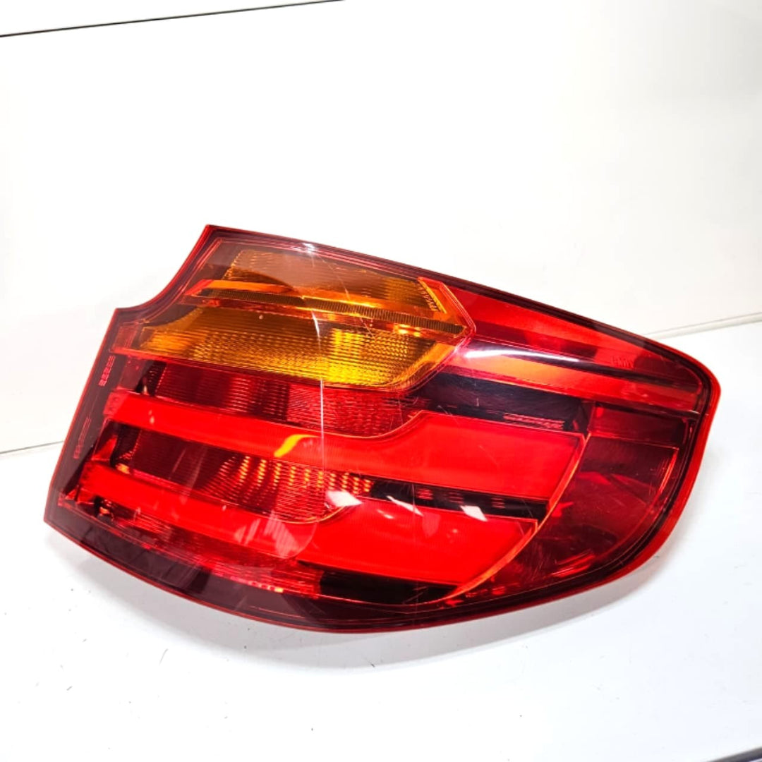 7286038-BMW 3 Gran Turismo Rear Light Right Fitting Position Right OEM