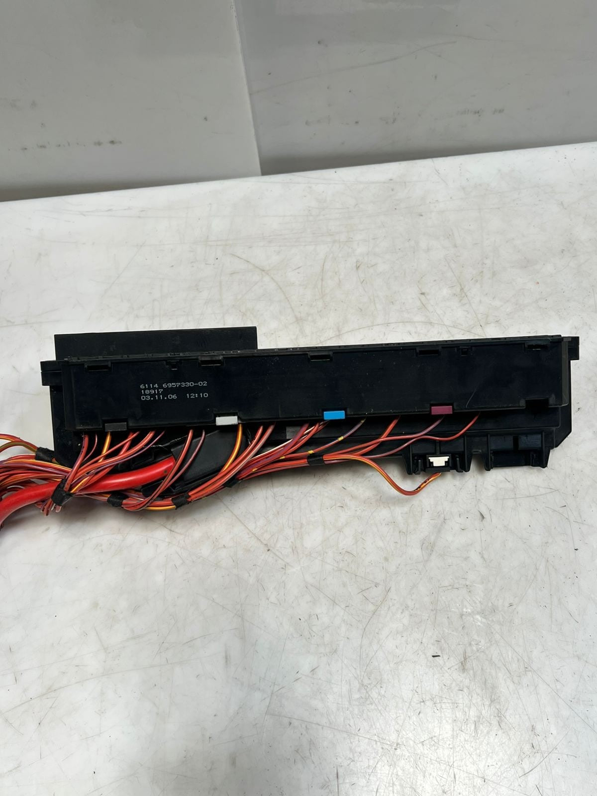 2004-2010 BMW 525i 5 Series E60 E61 528i Power Distribution Fuse Box 6957330 OEM