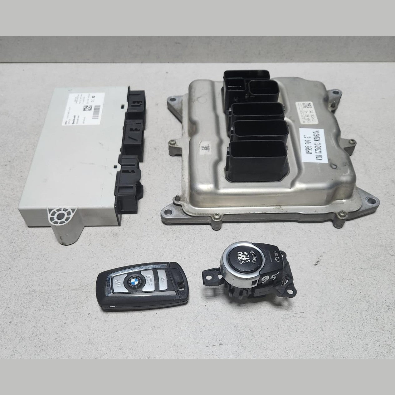 2014-16 BMW 220i Engine Control Unit DME 8664661 F23 F30 F32 320i 420i with N20