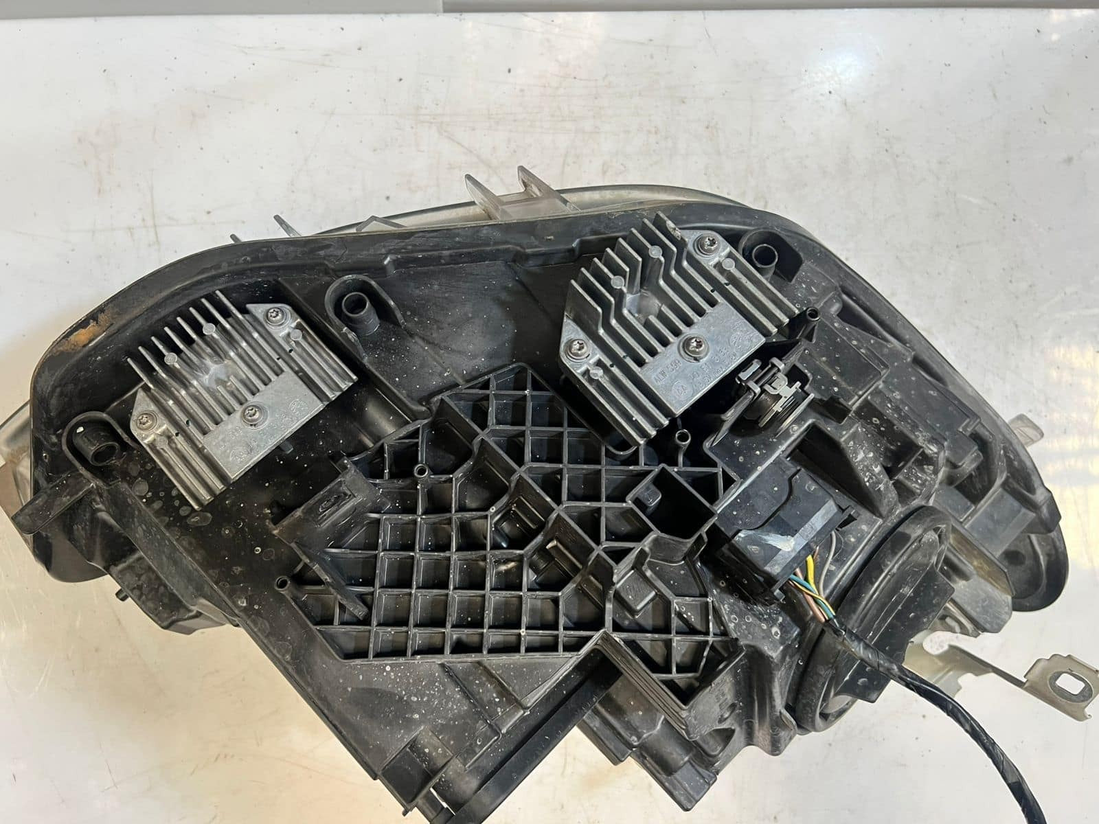 2011-2012 BMW 1' F20 F21 120i LEFT RIGHT Bi-Xenon Headlight 7229687 7229688 ECE