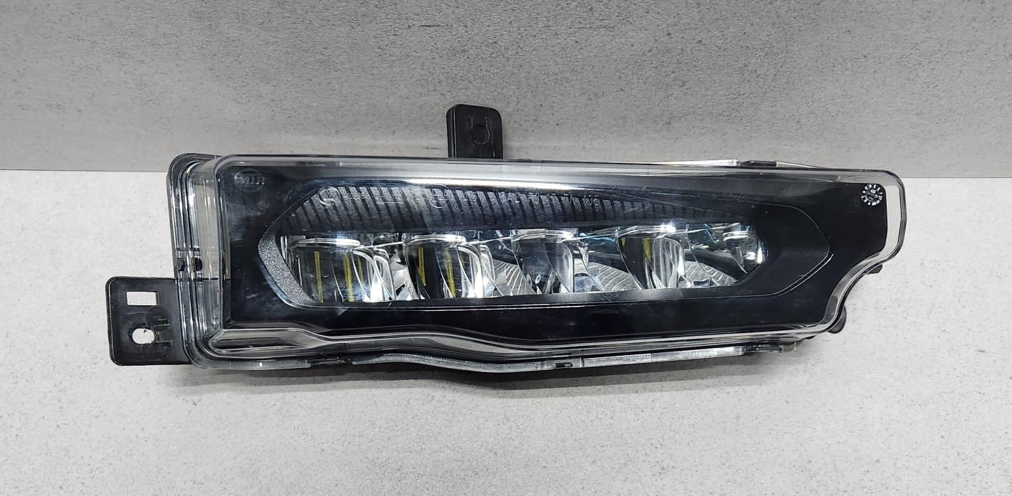 2019-2021 BMW X3 Front Right Fog Light 9492772 X3 G01 OEM