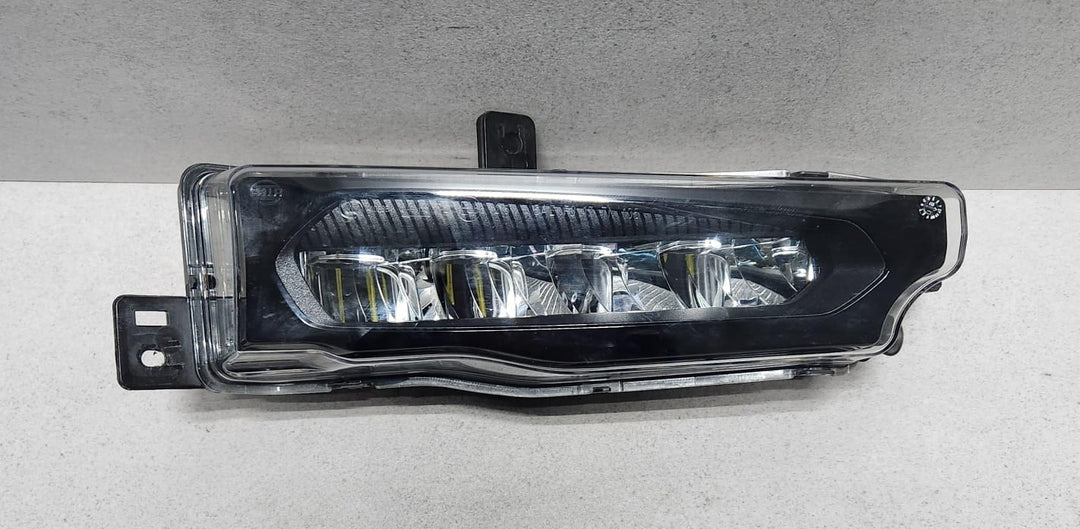 2019-2021 BMW X3 Front Right Fog Light 9492772 X3 G01 OEM