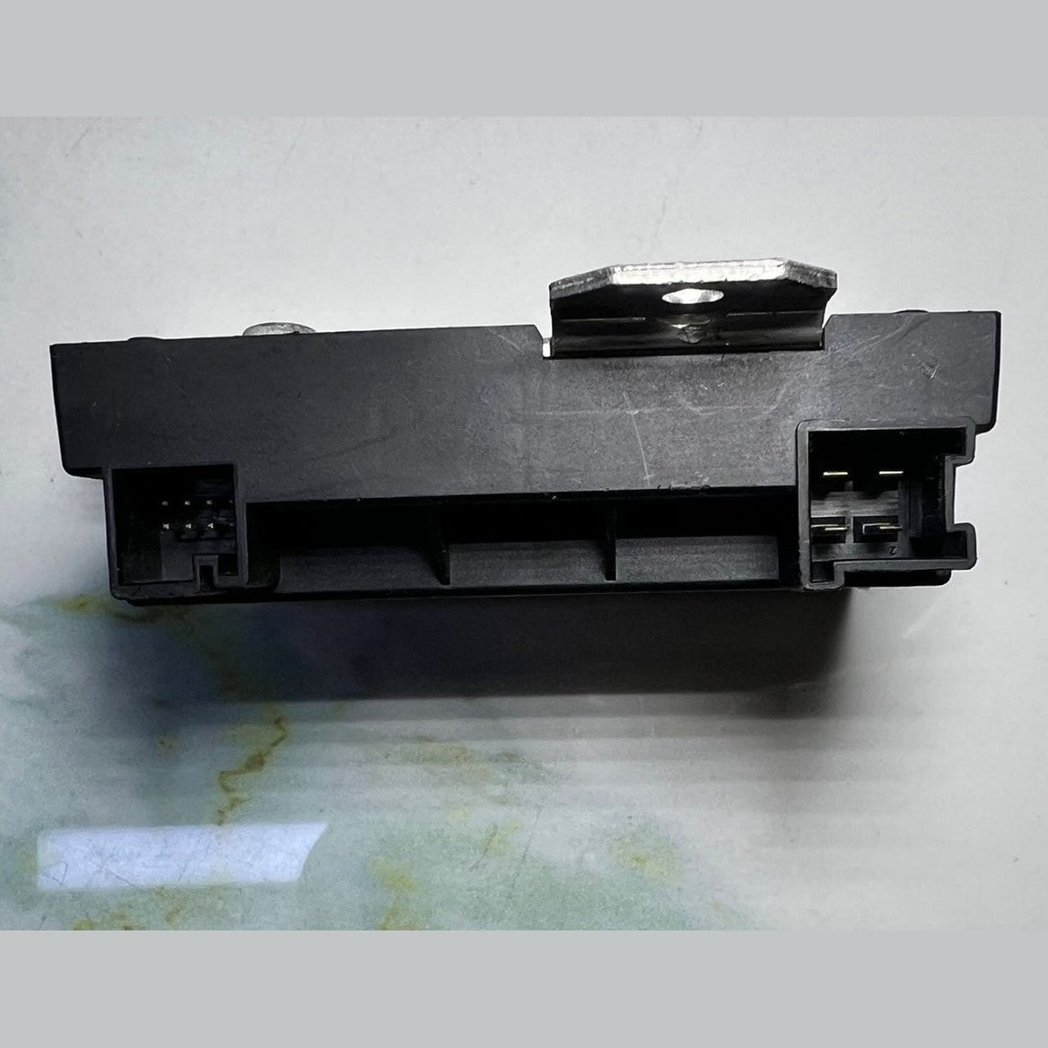 2007-2011 Mercedes-Benz CLS63 AMG Fuel Pump Control Module A0355400145 E63 W218