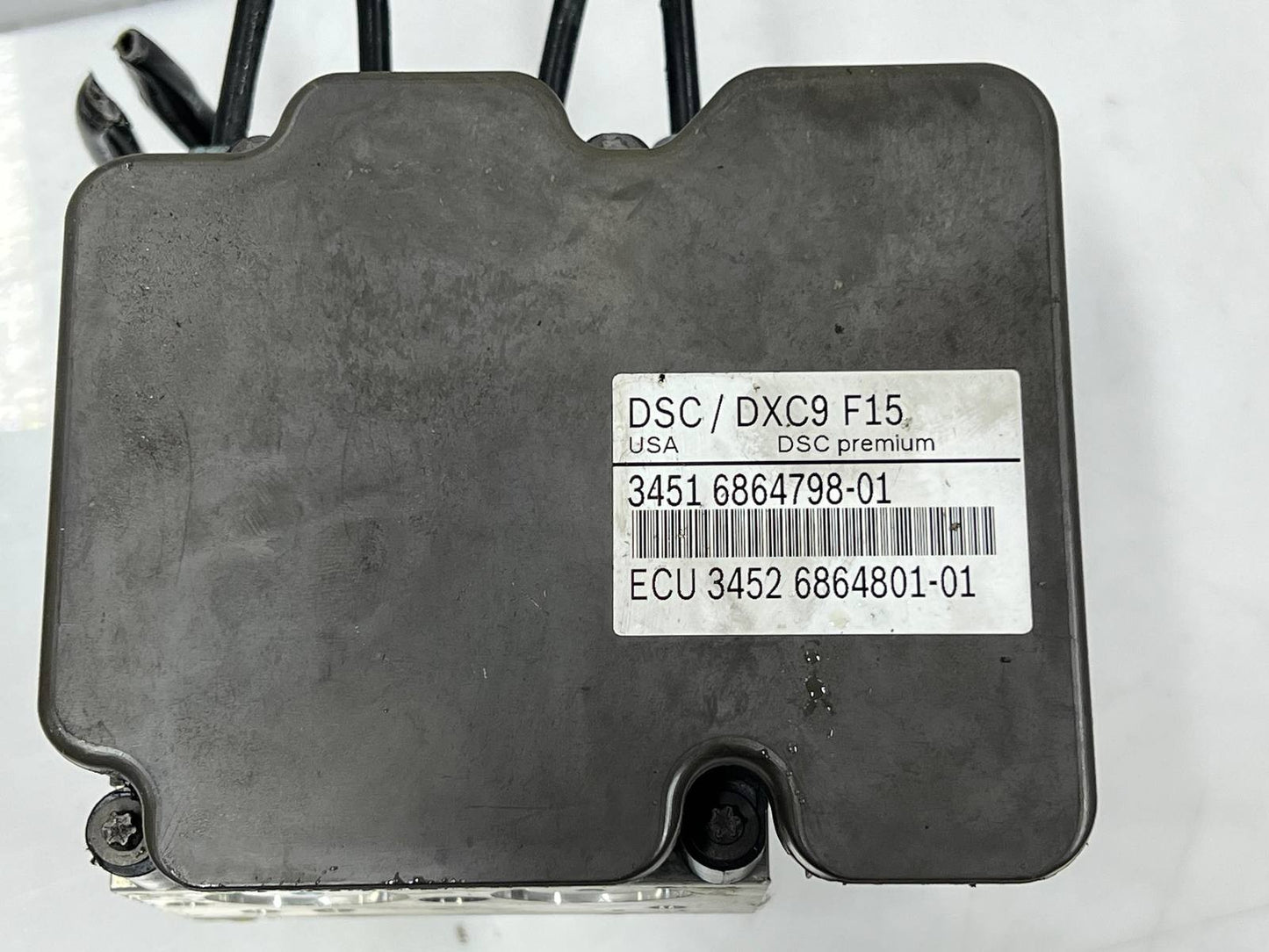 2014-2018 BMW F15 X5 and F16 X6 35iX Abs DIsc Brake Pump Control Module 6864798