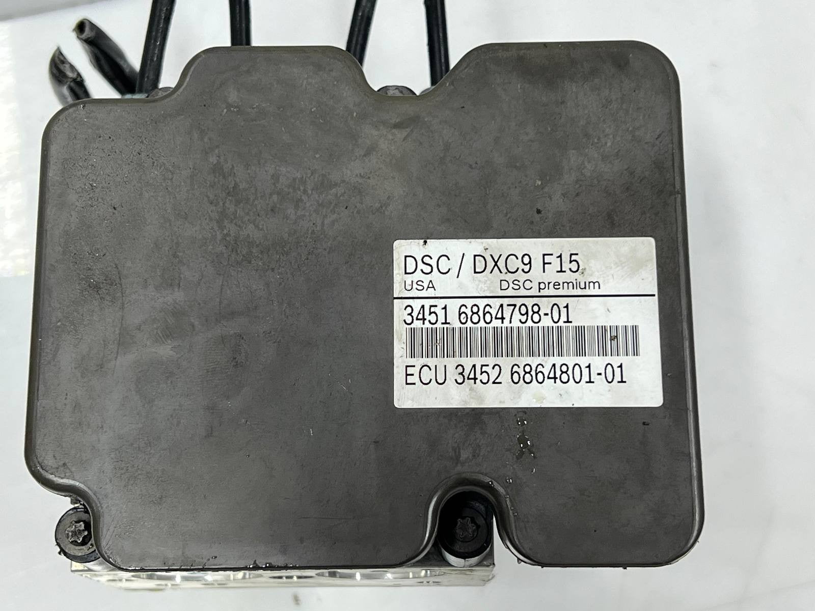 2014-2018 BMW F15 X5 and F16 X6 35iX Abs DIsc Brake Pump Control Module 6864798