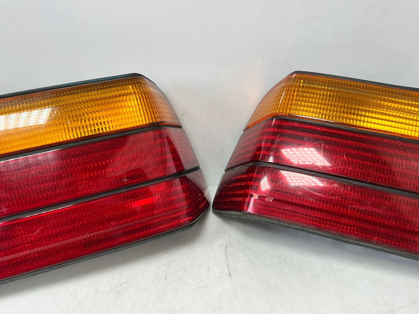 1994 BMW E36 318i 323i 325i 328i M3 REAR Tail Light LEFT RIGHT 8353272 8368337