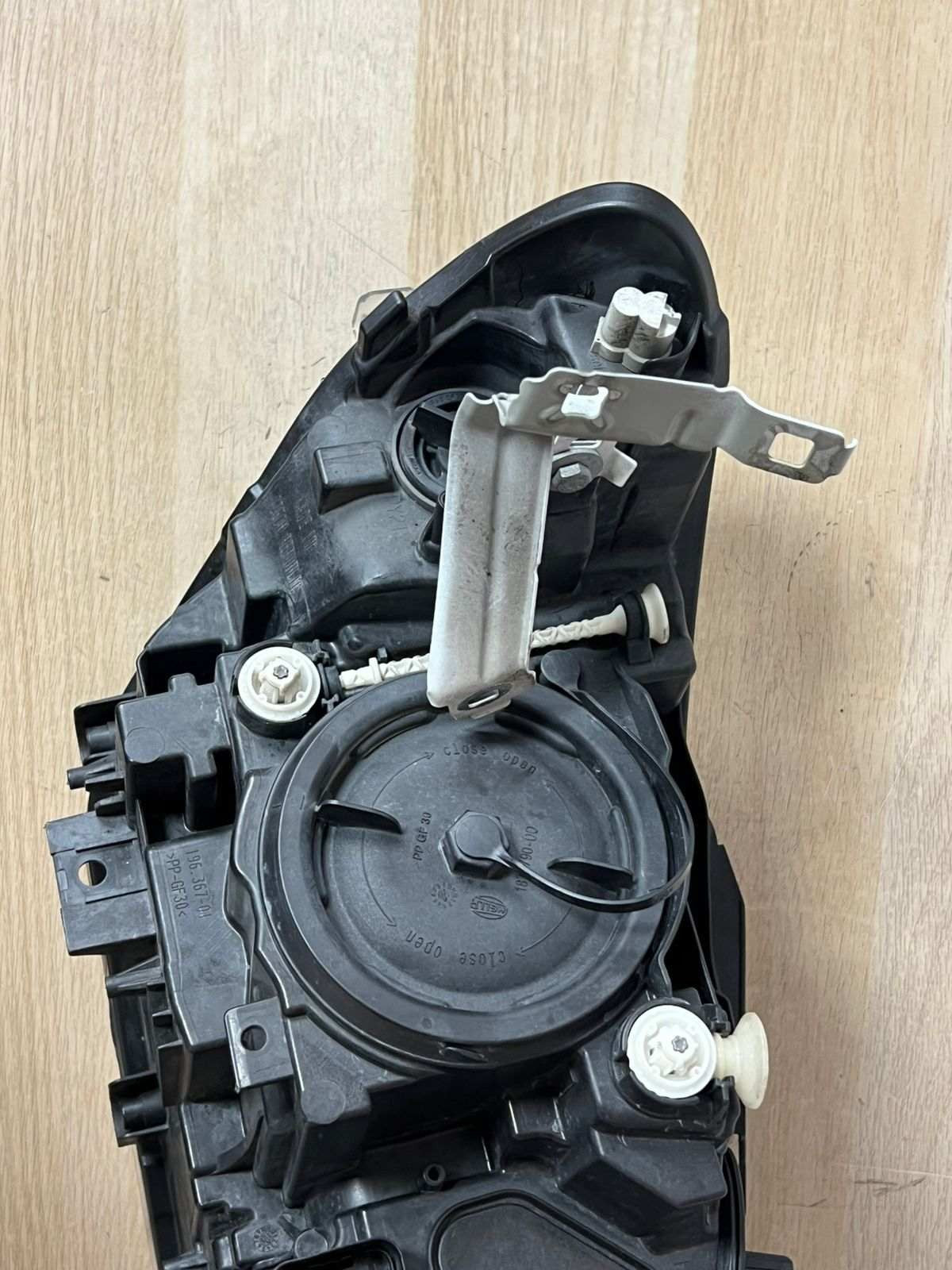 BMW Headlight Assembly 7358393 1 Series 120I F20 F21 LCI FRONT LEFT HELOGEN