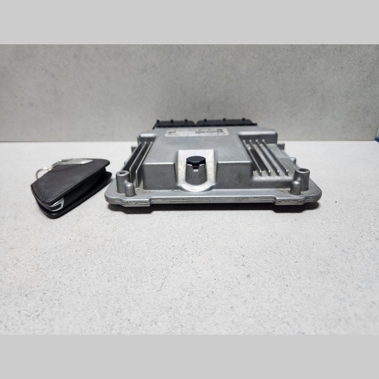 2017 BMW X1 Engine Control Unit + KEY 8596362 F20 120d F30 320d, F36 420d  B47