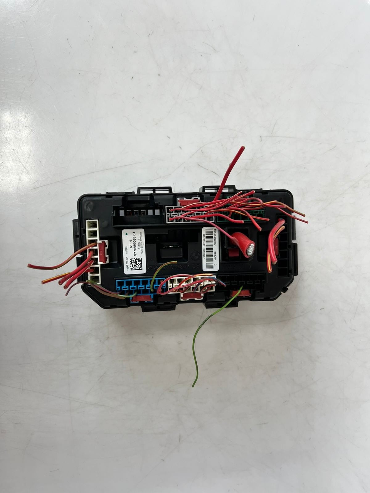2015-2016 BMW 435i 1 2 3 4 F Series Engine Fuse Box Control Module 9389068 OEM