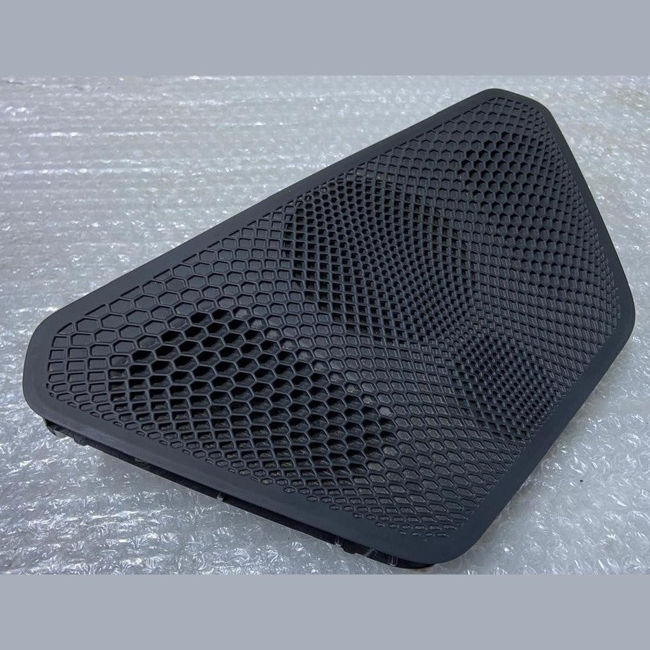 BMW G20 G21 G22 G23 G26 G80 M3 M4 Dashboard Speaker Tweeter Holder 6831282