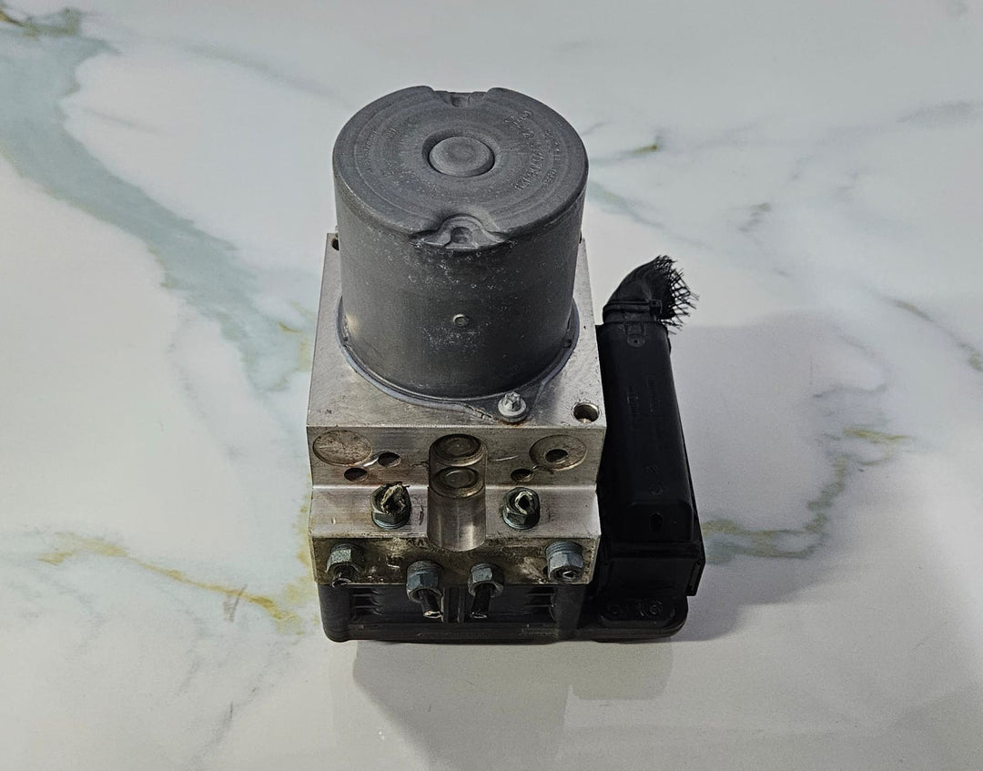 OEM BMW F02 F07 ABS Anti Lock Pump Brake Module 6797036, 6797038