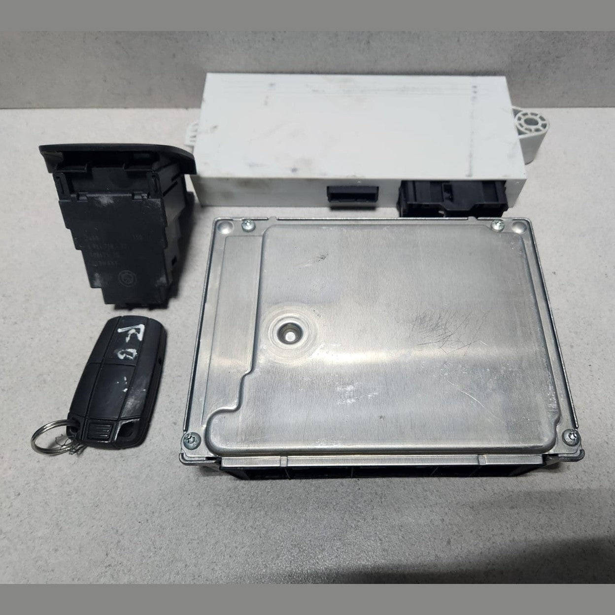 BMW Engine Control Unit 7550688 E81 E87 116i  N45 ECU SET 