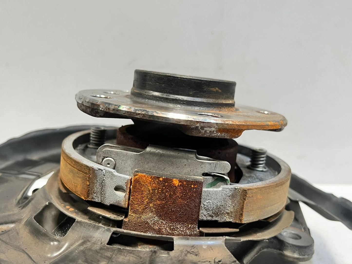 BMW 1' 2' 3' F20 F21 F22 F23 F30 F31 Rear Wheel Hub Rear 6867261 OEM