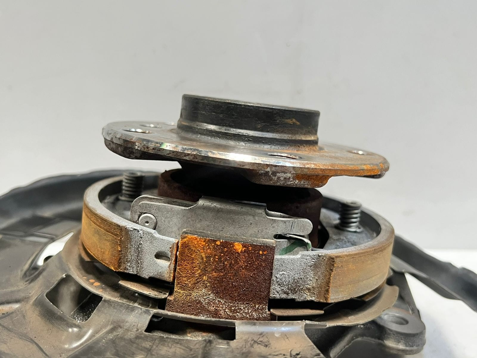 BMW 1' 2' 3' F20 F21 F22 F23 F30 F31 Rear Wheel Hub Rear 6867261 OEM