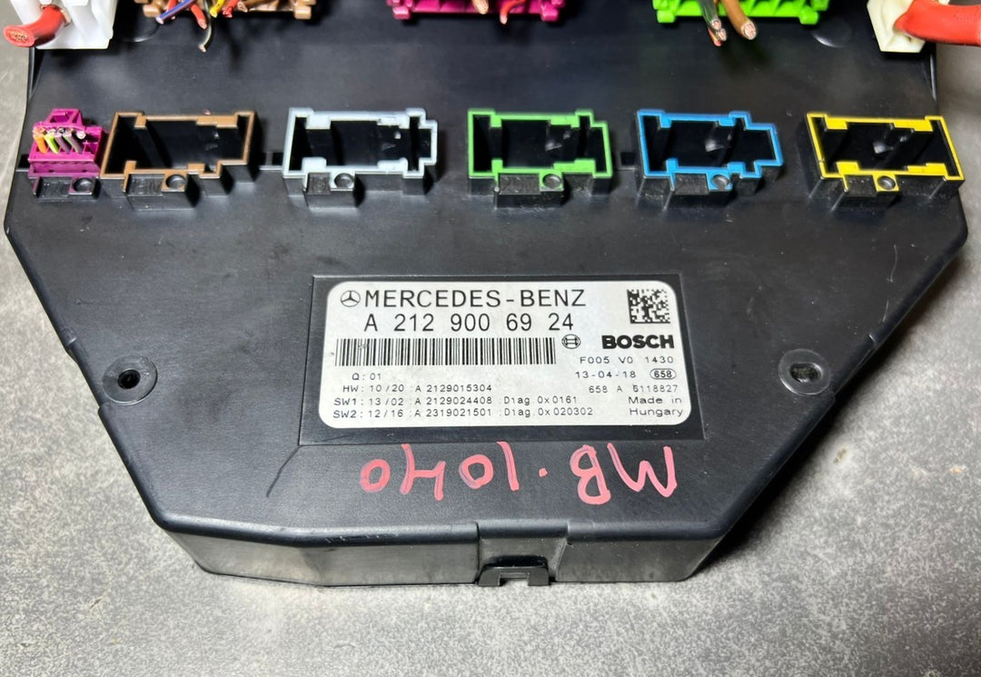 10-16 Mercedes-Benz W212 W204 Front SAM Module Relay Fuse Box A2129006924 OEM